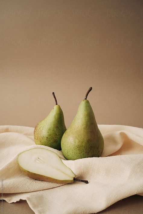 Still Life Reference Photos, Drawing Reference Images, Pear Still Life, Paint Fruit, Still Life References, Still Life Reference, Fruit Shoot, Kitchen Painting, Graphic Artist Designer