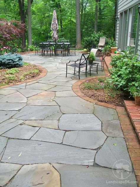 Flagstone Patio Design, Stone Patio Designs, Stone Backyard, Front Yard Patio, Walkway Landscaping, Concrete Patios, Bluestone Patio, Stone Patio, Flagstone Patio