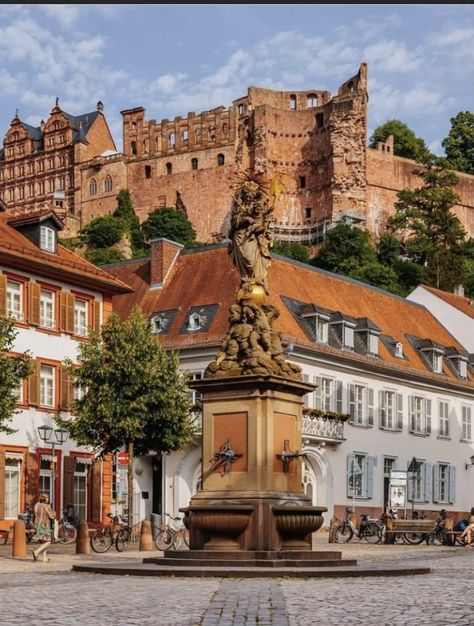 Heidelberg Castle, German Houses, Germany Photography, Cities In Germany, Germany Castles, Beautiful Travel Destinations, Europe Tours, Beautiful Travel, Beautiful Castles