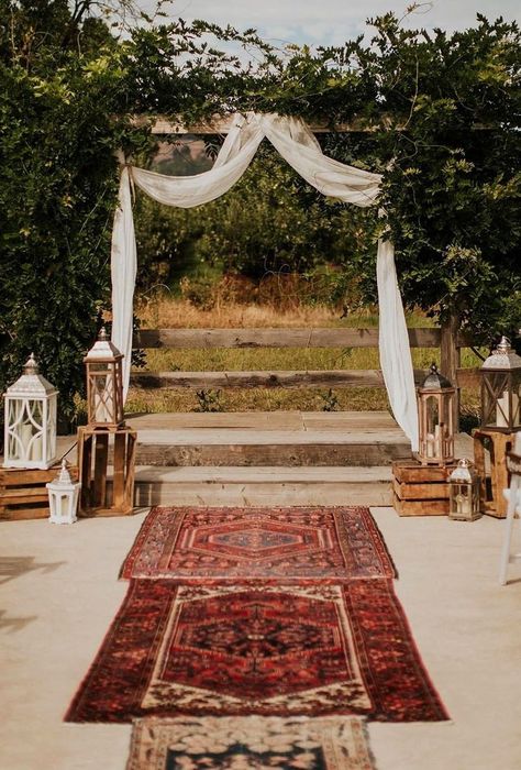 42 Romantic Rustic Wedding Lanterns ❤ rustic wedding lanterns lantern ceremony decor victoriacarlsonphoto⁣⁣ #weddingforward #wedding #bride Lantern Wedding Ceremony, Lantern Ceremony, Lanterns Wedding, Romantic Centerpieces, Lilac Wedding Bouquet, Wedding Alters, Romantic Rustic Wedding, Romantic Wedding Receptions, Rustic Lanterns