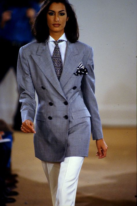 RALPH LAUREN  SPRING/SUMMER 1992 Ralph Lauren Runway, Karen Mulder, Ralph Lauren 90s, Woman In Suit, 90s Runway Fashion, Original Supermodels, 90s Supermodels, 90s Models, 90s Fashion Outfits