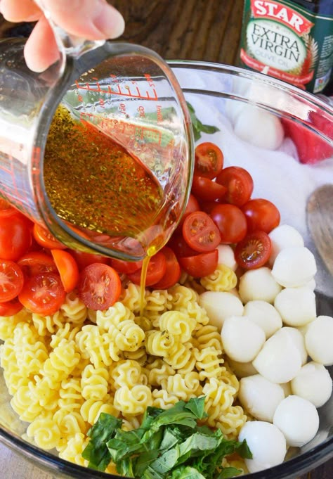 Caprese Pasta Salad Recipe is a simple yet flavorful side dish. This pasta salad is filled with mozzarella, tomatoes and basil. Tossed with an Italian oil dressing and topped with balsamic glaze. Caprese Pasta Salad Recipes, Caprese Pasta Salad, Caprese Pasta, Pasta Salad Recipe, Fettuccine Alfredo, Pasta Salad Recipes, Delicious Salads, Summer Salads, Soup And Salad