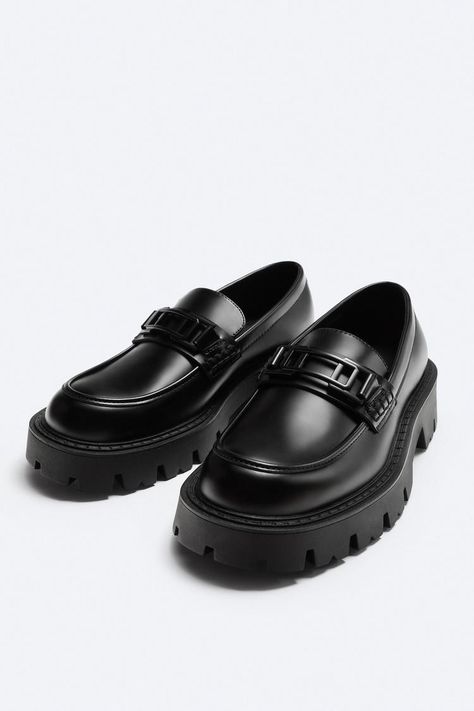 Chunky Loafers Outfit, Loafers Men Outfit, Zara Loafers, Black Loafers Men, Chunky Loafer, Official Shoes, Gents Shoes, Mens Smart Casual Outfits, Mens Fashion Casual Shoes