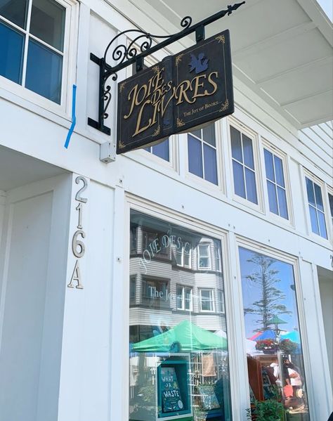 Coastal Bookstore, Seaside Bookstore, Beach Bookstore, Coastal Books, Mallory Aesthetic, Summer List, England Summer, Bookstore Cafe, Michigan Summer