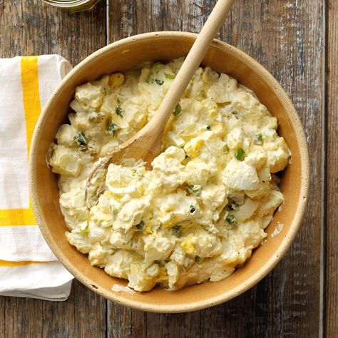 Potato Salad Recipe Southern, Southern Potato Salad Recipe, Making Potato Salad, Southern Potato Salad, Southern Summer, Grape Salad, Potato Salad Recipe, Dessert Aux Fruits, Comfort Food Southern