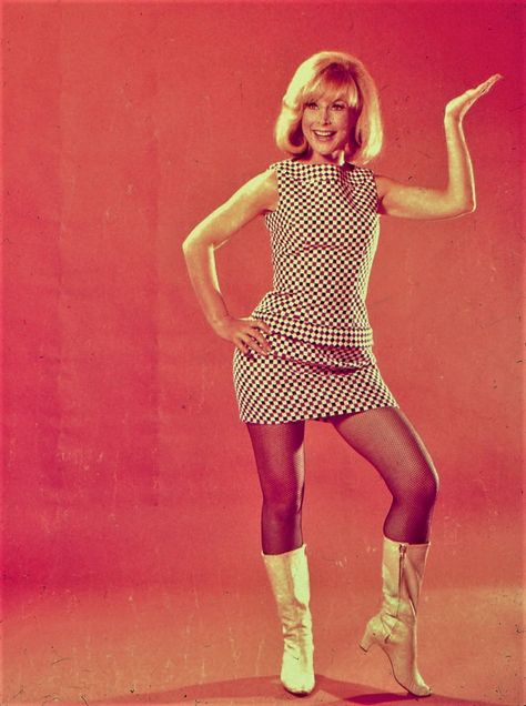 Barbara Eden in a publicity shot for I Dream of Jeannie. NBC Television, 1967. 60s Fashion Vintage, Celebrity Boots, 60s Women, Jennifer Aniston Hot, Barbara Eden, I Dream Of Jeannie, Dream Of Jeannie, 60s 70s Fashion, 60s And 70s Fashion