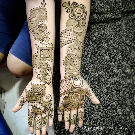 Instagram @moshi__art_05 Square Henna Design, Party Henna, Henna Design, Square Design, Hand Henna, Hand Tattoos, Henna, Tattoos, Square