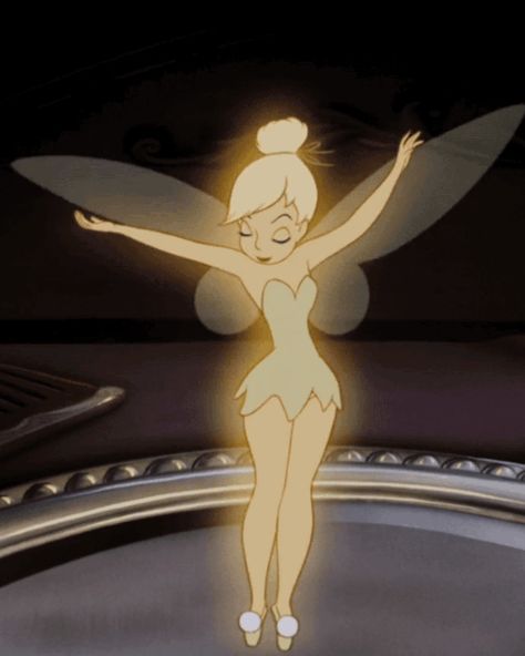 Tinkerbell 3, Peter Pan Tinkerbell, Tinkerbell Movies, Peter Pan 1953, Retro Cinema, Princess Halloween Costume, Hollywood Vintage, Peter Pan And Tinkerbell, Angel Wallpaper