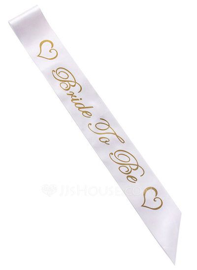 Bride To Be Decorations, Elegant Wedding Invitation Card, Bride Attire, Bride To Be Sash, Bride Shower, Marriage Decoration, Projets Cricut, Handmade Flowers Fabric, Party Essentials