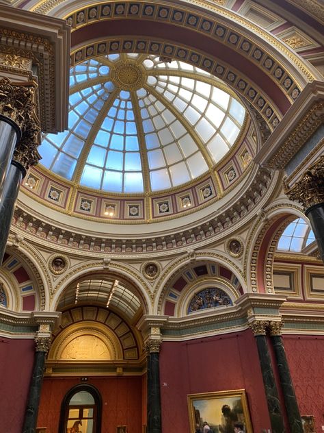 Window in the ceiling of the National Gallery National Gallery London Aesthetic, London Art Museum, British Culture Aesthetic, London Monuments, London Galleries, London In Summer, Art Gallery London, Art Gallery Aesthetic, The National Gallery London