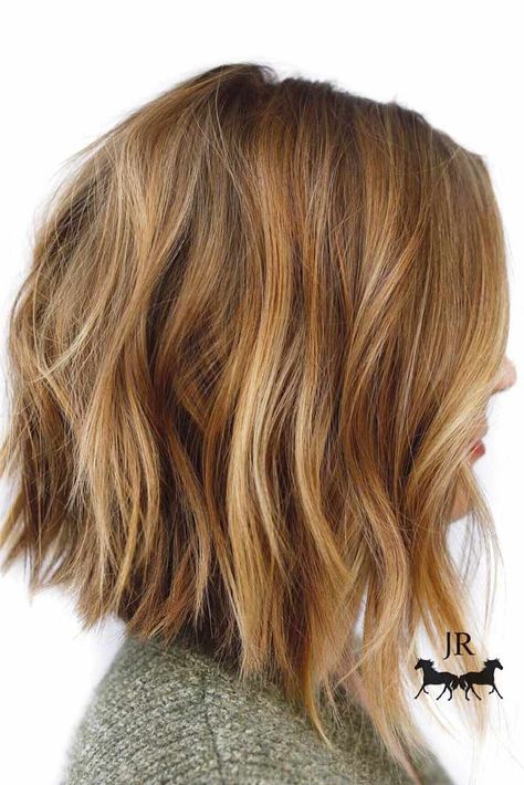 Medium Angled Bobs, Messy Bob Haircut, Medium Bob Haircut, Angled Bob Hairstyles, Messy Bob, Messy Bob Hairstyles, Medium Bob Hairstyles, Honey Hair, Hair Help