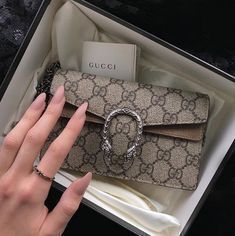 Dompet Gucci, Kelly Bag, Luxury Purses, Fancy Bags, Pretty Bags, Cute Purses, Prada Handbags, Purses Designer, Gucci Handbags