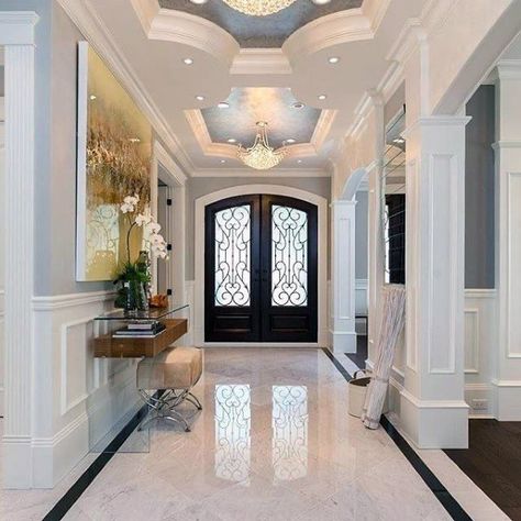 Foyer Tile Ideas, Marble Foyer, Entryway Floor, Decoration Hall, Entryway Tile, Foyer Flooring, Entryway Modern, Entryway Flooring, Elegant Entryway