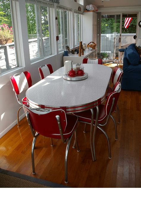 Retro Table And Chairs, Retro Kitchen Table, Kitchen Table Sets, Retro Kitchen Tables, Retro Dining Table, Retro Dining Rooms, Kitchen Table And Chairs, Diner Table, Retro Table