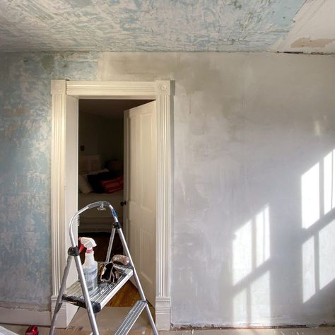 14 Tips for Living With Plaster Walls | Family Handyman Smoothing Plaster Walls, Patch Plaster Walls, Lathe And Plaster Walls Ideas, Fixing Plaster Walls Old Houses, Valspar Venetian Plaster Colors, Exposed Plaster Walls, Plaster Walls Ideas, How To Plaster Walls Diy, Patching Plaster Walls