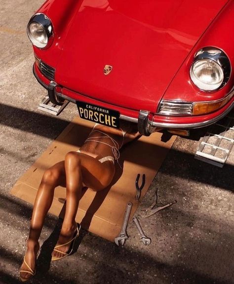 Porsche Garage, Classic Car Photoshoot, Porsche Classic, Automotive Decor, Vintage Porsche, Car Poster, Vw Porsche, Retro Car, Classy Cars