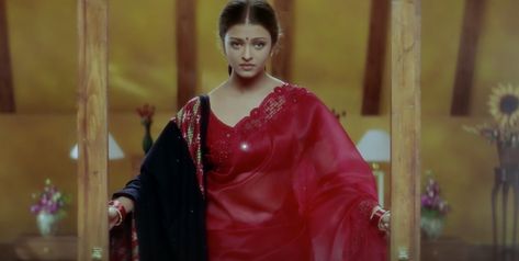 Movie : Hum Dil De Chuke Sanam (1999) Hum Dil De Chuke Sanam Aishwarya Dresses, Hum Dil De Chuke Sanam Aishwarya Outfits, Aishwarya Rai Hum Dil De Chuke Sanam, Hum Dil De Chuke Sanam, Indian Serial, 90s Bollywood Fashion, Aishwarya Rai Photo, Bollywood Theme, Sanjay Leela Bhansali