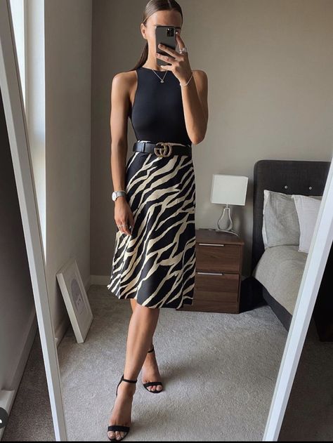 Zebra Print Skirt, Summer Office Outfits, Fest Outfits, Lounge Outfit, Business Outfits Women, Office Outfits Women, Business Casual Outfits For Work, Summer Work, Summer Work Outfits