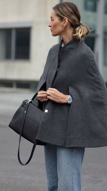 Anouk Yve Hair, Olsen Sisters, Anouk Yve, Olsen Sister, Cape Fashion, Cape Coat, Iconic Style, Clothes Ideas, Minimalist Outfit