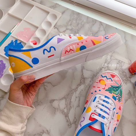 Shoe Painting Ideas, Vans Painted, Shoe Painting, Custom Vans Shoes, Painted Shoes Diy, Custom Sneakers Diy, Painted Vans, Custom Painted Shoes, Custom Shoes Diy