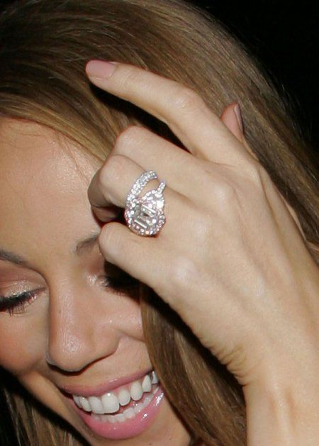 Mariah Carey Engagement Ring, Huge Diamond Rings, Celebrity Engagement Ring, Huge Engagement Rings, Famous Engagement Rings, Celebrity Wedding Rings, Royal Engagement Rings, Dripping In Diamonds, Celebrity Rings