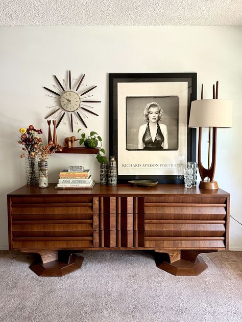 please message me for shipping quote. A beautiful 9 drawer dresser. Fully restored. I added drawer slides. This dresser was made by the Lane Furniture Company in the 1960s. Part of their "Prism" series. It is designed in the manner of Paul Evans "Brutalist" style. Sitting on top of beautiful pedestals. In excellent condition. please feel free to ask questions. thank you. Measurements: 80ʺW × 20.5ʺD × 31ʺH FINEPRINT: Please note, All pieces are vintage and have had a history. They are not perfect Spanish Revival Mid Century, Credenza Bar Styling, Vintage Furniture Interior Design, Styling The Top Of A Dresser, Vintage Console Table Decor, Dresser Living Room, Brutalist Decor, Vintage Dresser Decor, Bedroom Dresser