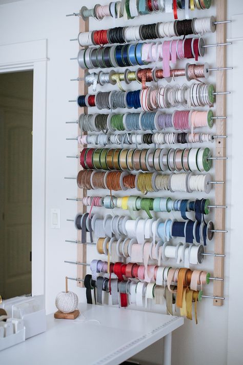 Ribbon Wall Storage, Flower Shop Organization, Stationery Store Design, Office Craft Room Combo, Flower Shop Interiors, Florist Studio, Flower Shop Decor, Sewing Room Inspiration, Flower Shop Design