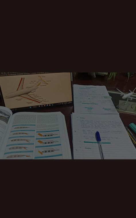 Do you guys want more of the notes ? Pilot Notes, Pilot Student, Pilot Study, Student Notes, Student Pilot, Airplane Wallpaper, Study Aesthetic, Driving Pictures, Flight