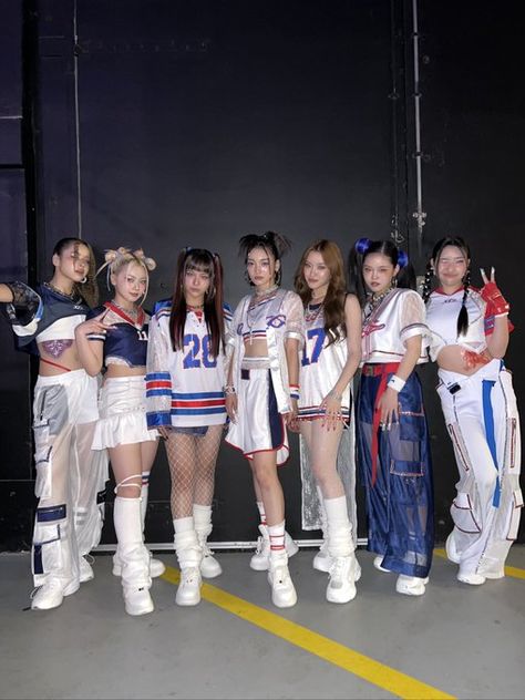 Hip Hop Outfit Girl, Girl Hiphop, Preformance Outfits, Dancers Outfit, Powerpuff Girl, Kpop Fashion Outfits, College Fashion, Performance Outfit, Kpop Outfits