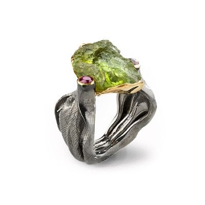 German Kabirski, Harry Potter Disney, Peridot Green, Black Diamond Ring Engagement, Unusual Jewelry, Green Jewelry, Contemporary Jewellery, Gems Jewelry, Contemporary Jewelry