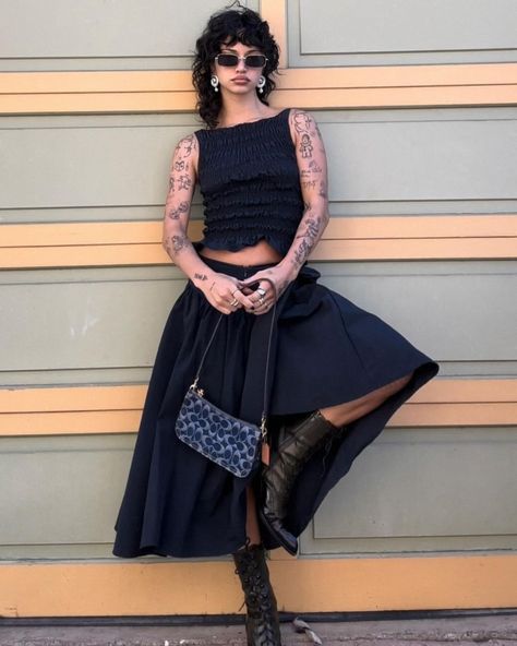 All Posts • Instagram Midsize Outfits, Goth Outfits, Look Cool, Look Fashion, Spring Time, Fashion Inspo Outfits, Spring Outfits, Dress To Impress, Outfit Inspirations