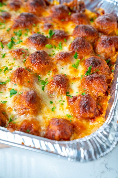 Meatball Sub Casserole, Meatball Casserole Recipe, Cheesy Meatballs, Meatball Sub, Meatball Casserole, Chewy Bread, Cooking Panda, 12 Tomatoes Recipes, Meatball Subs