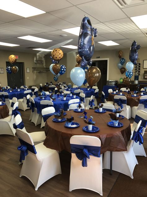 Cookie Monster Centerpiece, Baby Shower Ideas For Boys Decorations Theme Parties, Cookie Monster Baby Shower Theme, Cookie Monster Centerpiece Ideas, Cookie Monster Baby Shower Ideas, Monster Centerpieces, Denim Baby Shower, Baby Cookie Monster, Monster Baby Showers