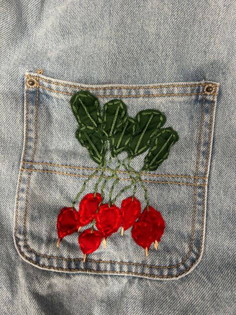 Upcycled Embroidered Clothes, Embroidered Patches On Clothes, Embroidery Pants Ideas, Clothing Customization Diy, Jean Patches Ideas, Hand Embroidery Inspiration, Sewing Overalls, Embroidered Clothes Diy, Patchwork Shirt Diy