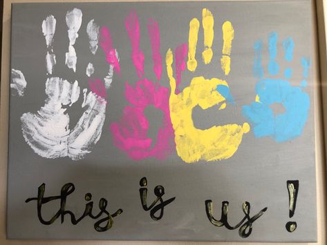 Bff Hand Print Paintings, Canvas Hand Print Ideas Best Friends, Hand Print On Canvas, Family Painting Ideas Diy Canvas, Handprint Painting, Family Hand Prints, Family Art Projects, Sisters Drawing, Friend Canvas