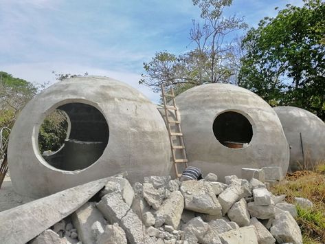 Concrete And Dish-Washing Detergent ... Dome Construction, Houses In Costa Rica, Dome Homes, Earth Bag Homes, Dome Building, Geodesic Dome Homes, Earthship Home, Earth Sheltered, Washing Detergent