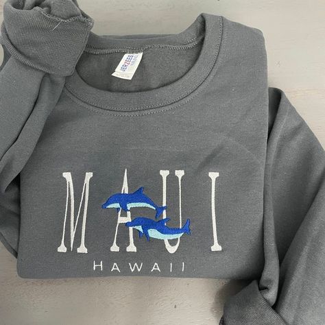 Hawaii Crewneck, Hawaii Sweatshirt, Custom Embroidered Sweatshirt, Dolphin Lover, Embroidered Crewneck, Embroidered Sweatshirt, Embroidered Hoodie, Maui Hawaii, Embroidered Tshirt