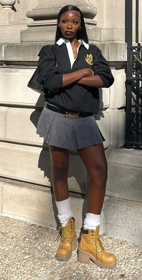 Black Women Fall Aesthetic, Plaid Polo Outfit Women, Polo Tee Outfit Woman, Rugby Jersey Outfit, Brown Cargo Skirt Outfit, Accordion Skirt Outfit, Cargo Skirt Outfit, Preppy Aesthetic Outfits, Preppy Streetwear