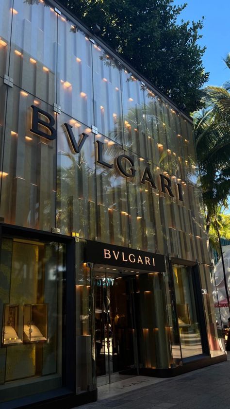 Luxury Stores Aesthetic, Expensive Brands Aesthetic, Bvlgari Wallpaper, Bulgari Aesthetic, Rich Travel Aesthetic, Bvlgari Aesthetic, Store Entrance, Cocoppa Wallpaper, Luxury Lifestyle Dreams