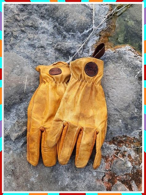 Looking to keep your green thumbs warm this winter? Check out these 5 essential winter gardening glove tips! From choosing the right material to proper sizing, we've got you covered. Don't let the cold weather stop you from enjoying your garden. Stay cozy and stylish with our winter gardening gloves. Work Garage, Gloves Aesthetic, Leather Work Gloves, Bushcraft Camping, Safety Gloves, Heavy Work, Winter Work, Gardening Gloves, Camping Picnic