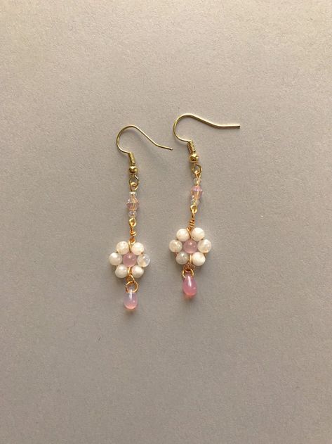 SeedyBeadyBracelets - Etsy Canada Pink Earrings Beaded, Bead And Wire Earrings, Cute Bead Earrings, Earrings Handmade Tutorial, Flower Bead Earrings, Flower Beaded Earrings, Wired Earrings, Pink Beaded Earrings, Beaded Flower Earrings