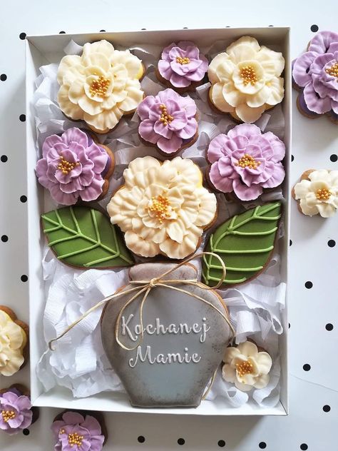 Floral Cookie Bouquet, Sugar Cookie Flower Bouquet, Bouquet Cookies Decorated, Mother’s Day Cookies Decorated, Mother Day Cookies, Mother’s Day Sugar Cookies, Cookie Bouquet Ideas, Mothers Day Cookies Decorated, Mothers Day Sugar Cookies