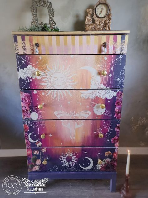 Furniture Repainting Ideas, Celestial Painting Ideas, Upcycling Ideas For The Home, Dresser Painting Ideas Creative, Magical Bedroom Ideas, Boho Painted Furniture, Personalized Gifts Diy, Diy Painted Furniture, Graffiti Furniture