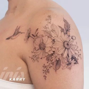 Feminine Shoulder Tattoos, Women's Shoulder Tattoo, Front Shoulder Tattoos, Shoulder Cap Tattoo, Tattoo Artist Tattoo, Floral Tattoo Shoulder, Shoulder Blade Tattoo, Cool Wrist Tattoos, Wildflower Tattoo