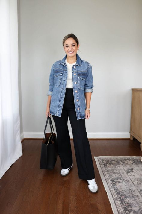 Relaxed Black Pants Outfit, Casual Denim Shirt Outfit, Informal Outfits Woman, Samba Outfit Fall, Sambas Adidas Women Outfit For Work, Black Straight Leg Jeans Outfit Winter, Black Jeans Outfit Autumn, Sambas Adidas Women Outfit Winter, Outfits With Sambas Women