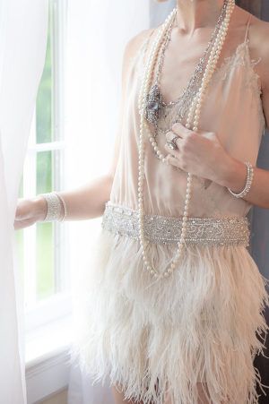 Fringe Wedding Dresses, Estilo Charleston, Fringe Wedding Dress, 20s Wedding, Spaghetti Strap Wedding Dress, Great Gatsby Fashion, Gatsby Dress, Gatsby Style, Wedding Dresses With Straps