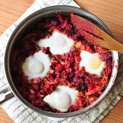 St. Patrick's Day Recipe: Red Flannel Hash Canned Beets, Roasted Vegetable Medley, Beet Soup, Beet Recipes, Low Carb Vegetarian, Favorite Comfort Food, Red Flannel, Recipe Roundup, Corned Beef