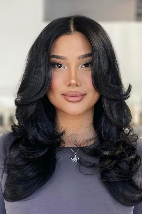 Butterly Layer Hair, Short Long Layered Hair, Butterfly Cut Mid Length Hair, Buterfluffy Haircut Long Hair Straight, Dream Haircut, Haircut Blowout, Butterfly Layers, Angled Haircut, The Butterfly Haircut