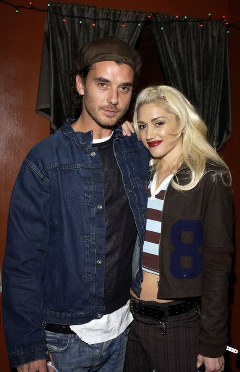 Pin for Later: You'll Get Nostalgic Over These Old Pictures of Gwen Stefani and Gavin Rossdale 2002 Gwen And Gavin, Gwen Stefani And Gavin Rossdale, Hair Muse, Gwen Stefani No Doubt, Gwen Stefani Style, Hollaback Girl, Gavin Rossdale, 2000s Fashion Trends, Gwen Stefani