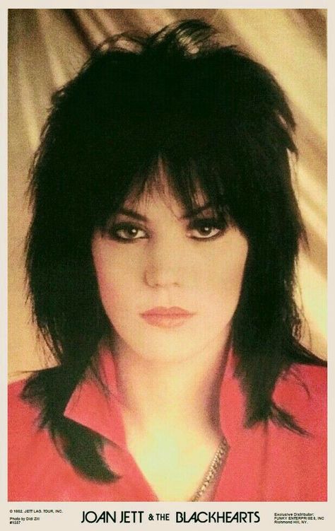 Joan Jett Poster, 80s Shag Haircut, 80s Shag, Red Hair Auburn, Joan Jett Hair, Light Red Hair Color, Joan Jett And The Blackhearts, Medium Shag Hairstyles, Light Red Hair